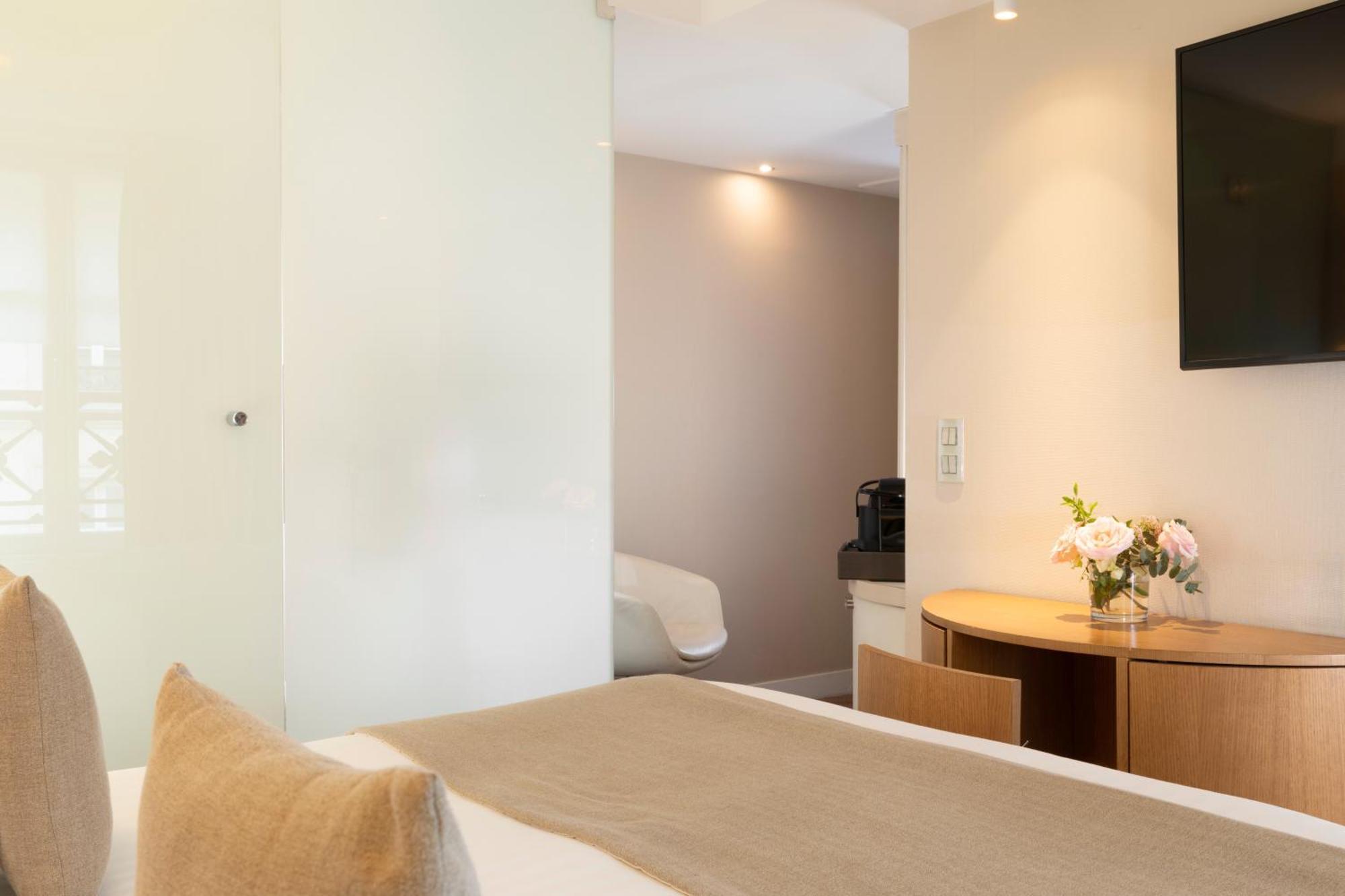 Hotel Le Pradey Paris
